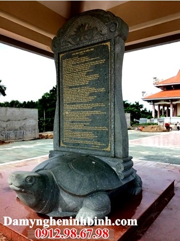 Hình ảnh bia đá ở đền thờ