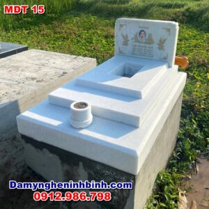 mộ đá trắng đẹp cho trẻ con sơ sinh
