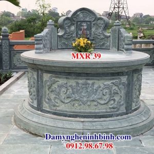 Mộ tròn đá xanh rêu
